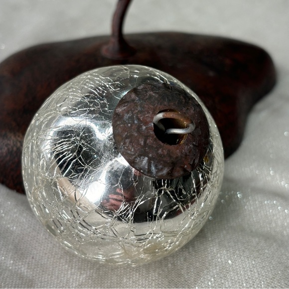 Vtg Heavy Mercury Crackle Glass Silver Christmas Ornament Mirrored Kugel Glass - Picture 4 of 5